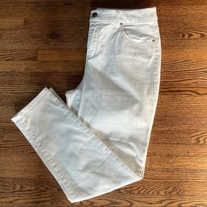 Chico’s White Girlfriend Ankle 5 pocket jeans